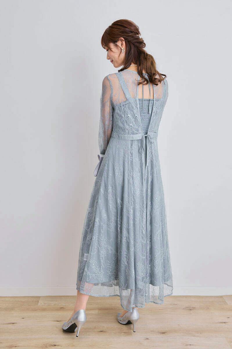 スモーキーグリーンのロングレースガウンドレス