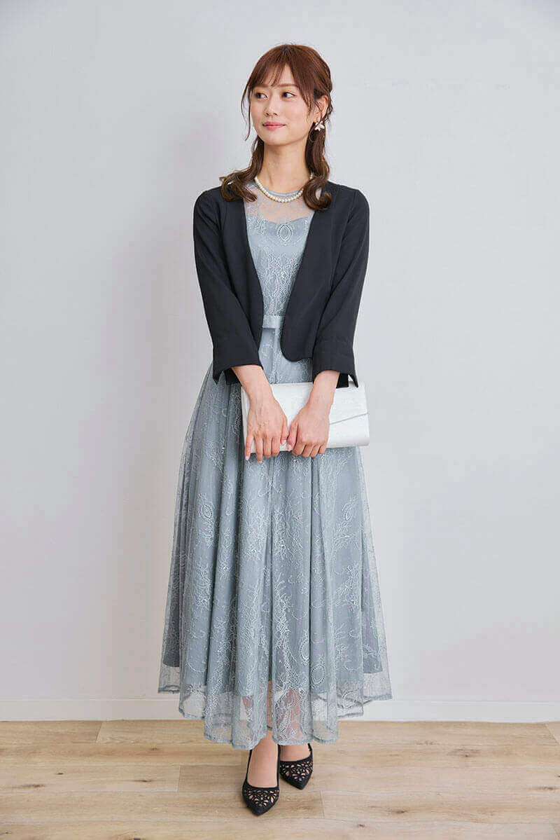 スモーキーグリーンのロングレースガウンドレス