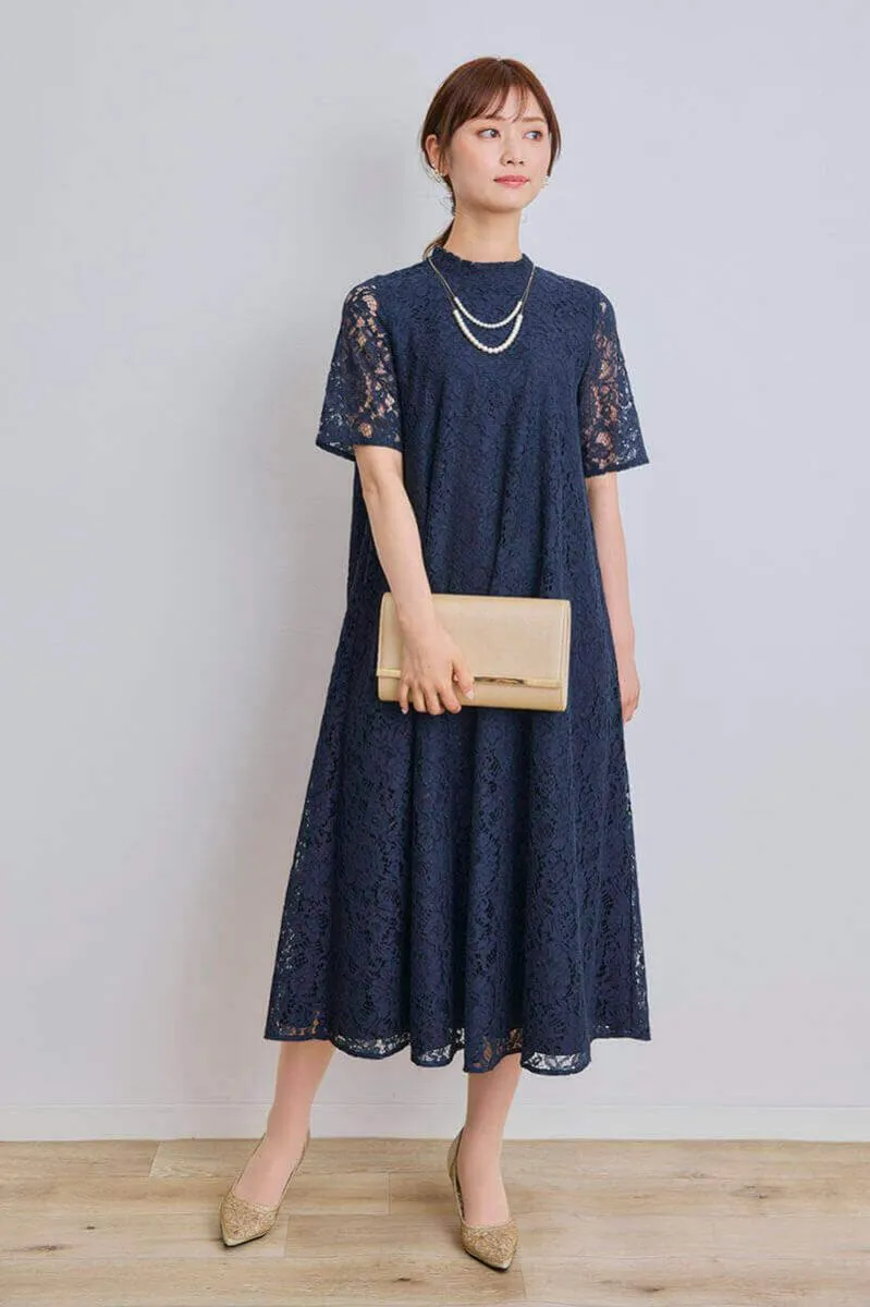 ネイビーのオールレース半袖ドレス