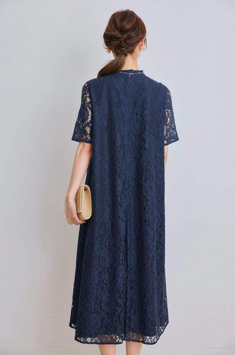 ネイビーのオールレース半袖ドレス