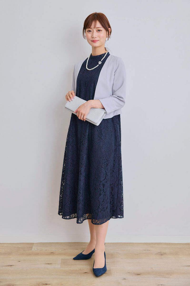 ネイビーのオールレース半袖ドレス