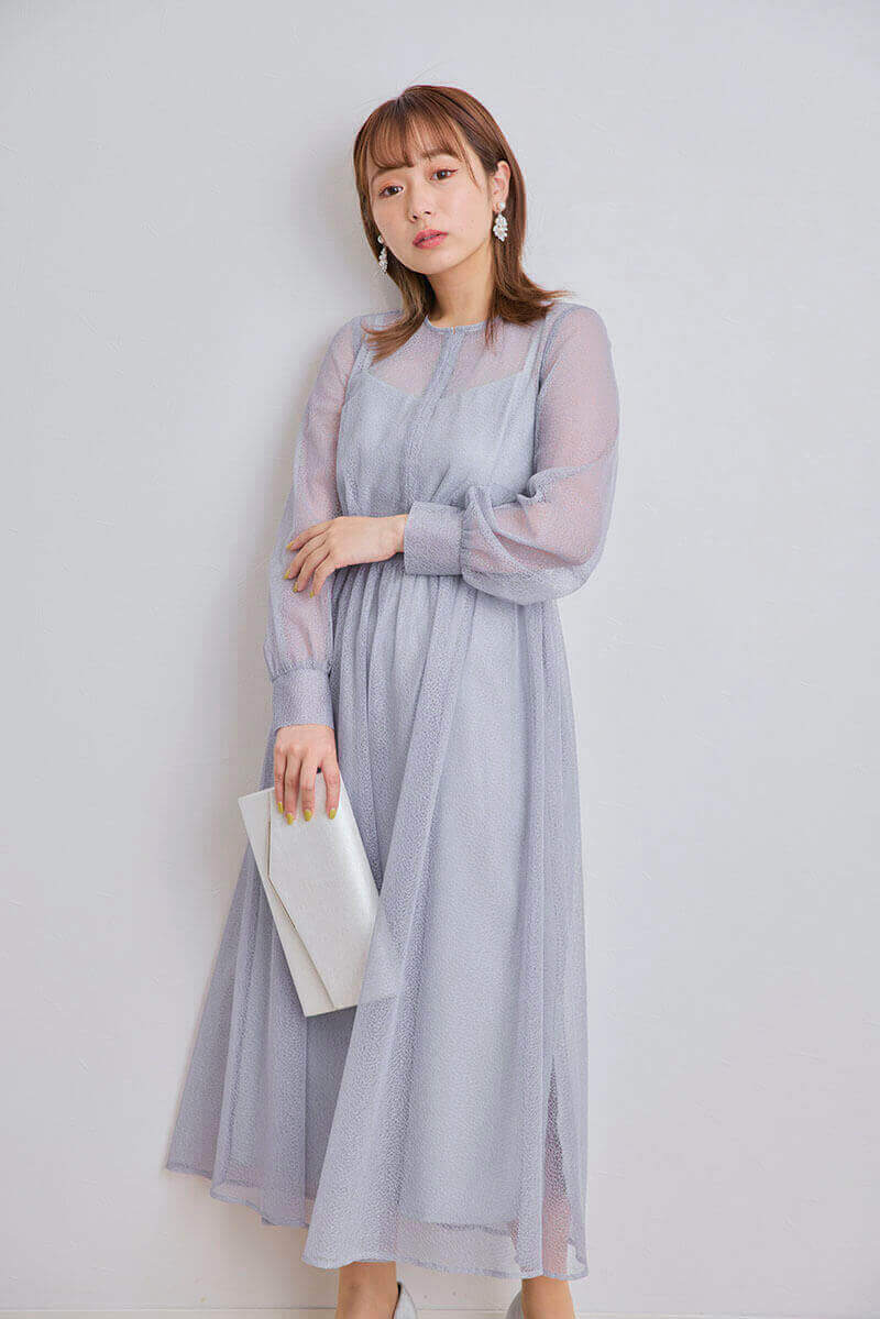 ブルーグレーの幾何学チュールドレス