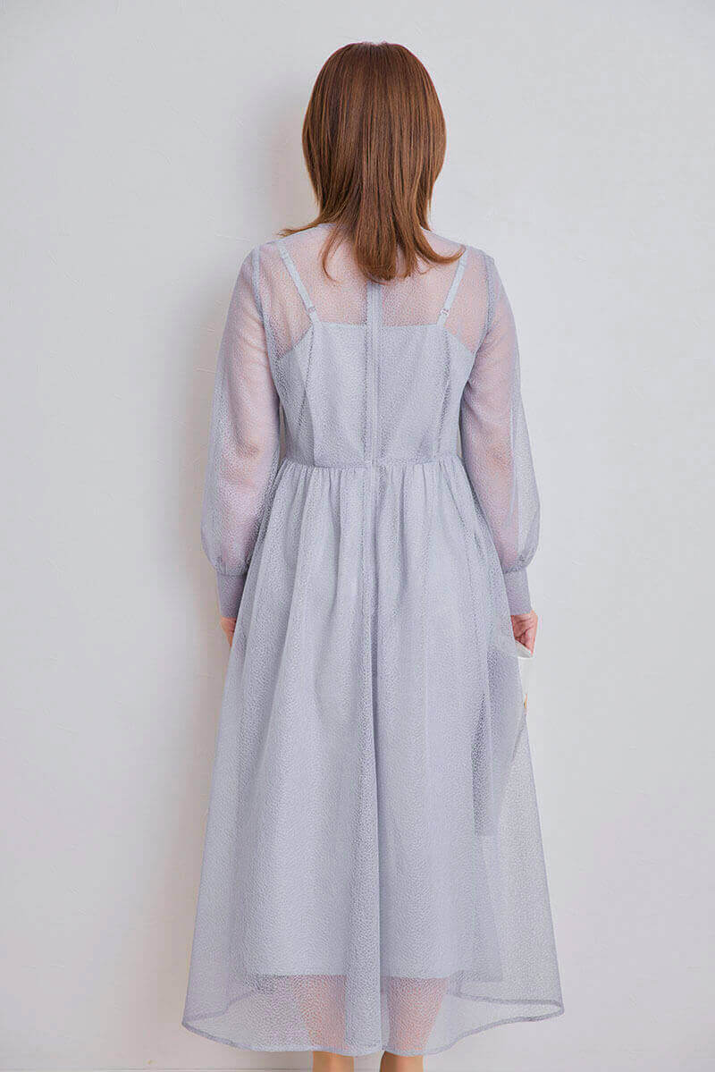 ブルーグレーの幾何学チュールドレス