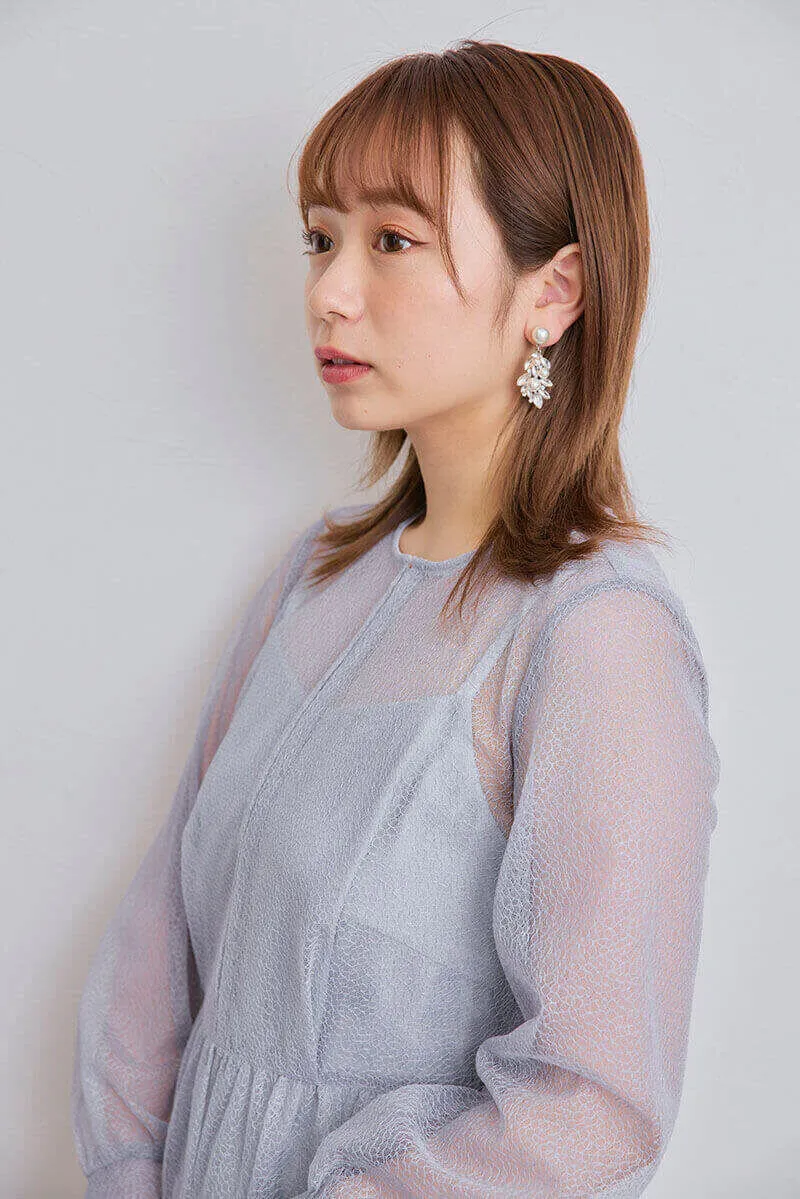 ブルーグレーの幾何学チュールドレス