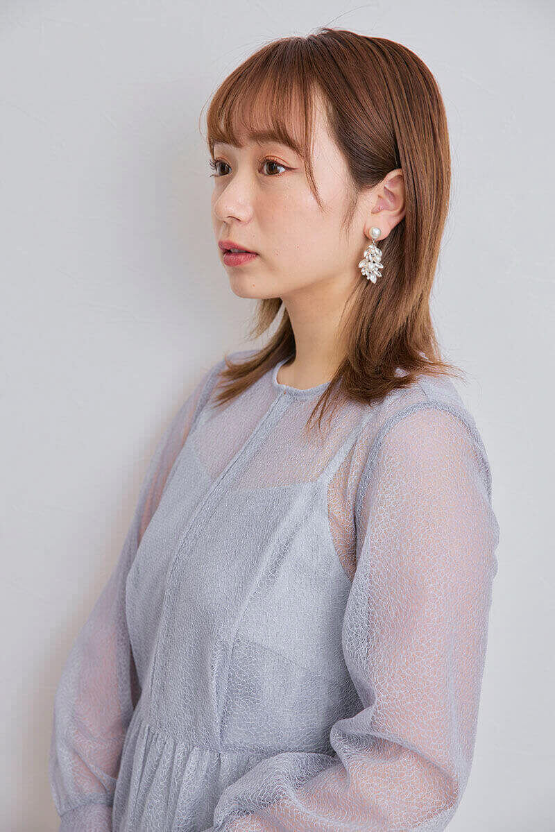 ブルーグレーの幾何学チュールドレス