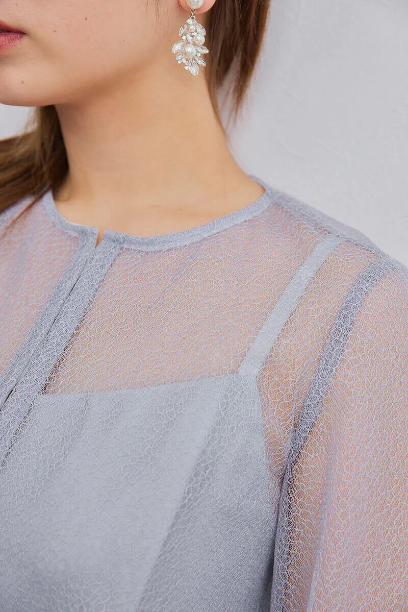 ブルーグレーの幾何学チュールドレス