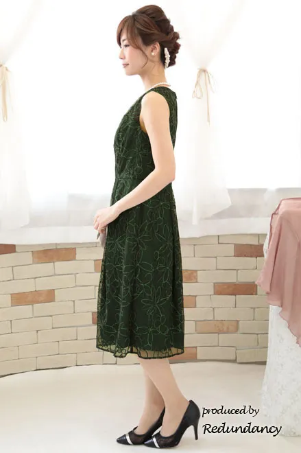 グリーン×ブラックのリボンテープ刺繍花柄ドレス