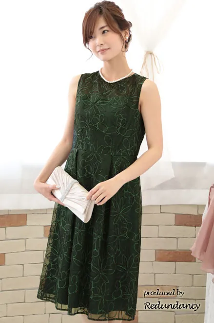 グリーン×ブラックのリボンテープ刺繍花柄ドレス