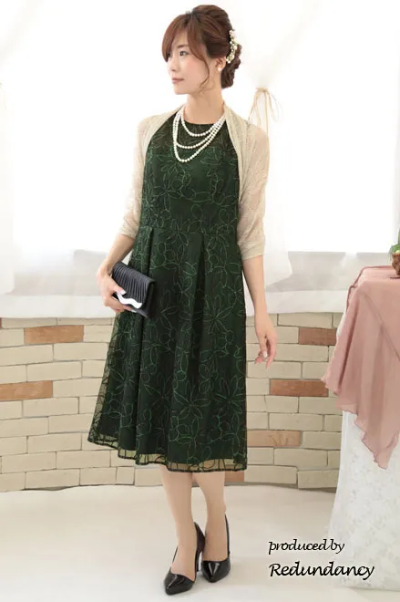 グリーン×ブラックのリボンテープ刺繍花柄ドレス