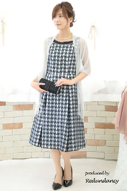 ネイビー×ホワイトのブロックチェックシフォンドレス