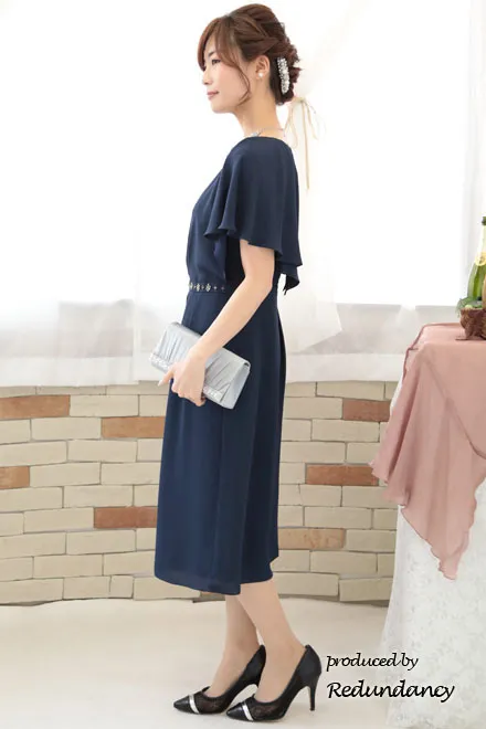 ネイビーのケープ風スリーブウエストビジュードレス