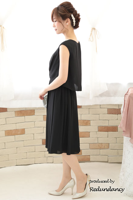 ブラックのビジュー付きガウチョパンツドレス