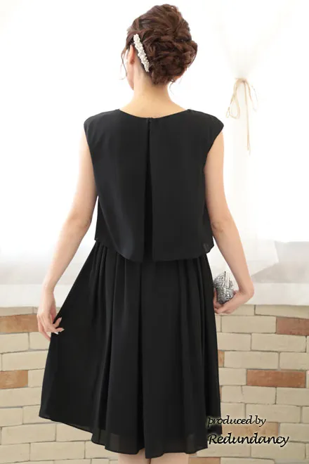 ブラックのビジュー付きガウチョパンツドレス