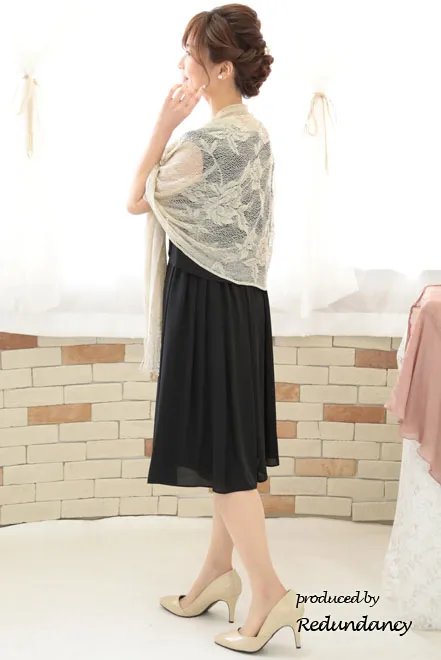 ブラックのビジュー付きガウチョパンツドレス