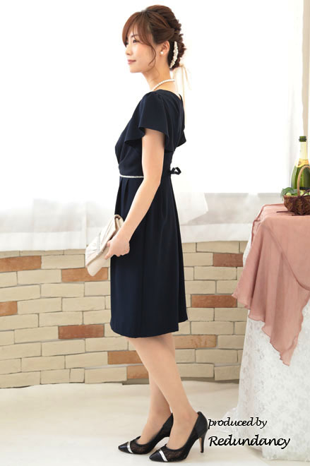 ネイビーのフレアスリーブタイトドレス