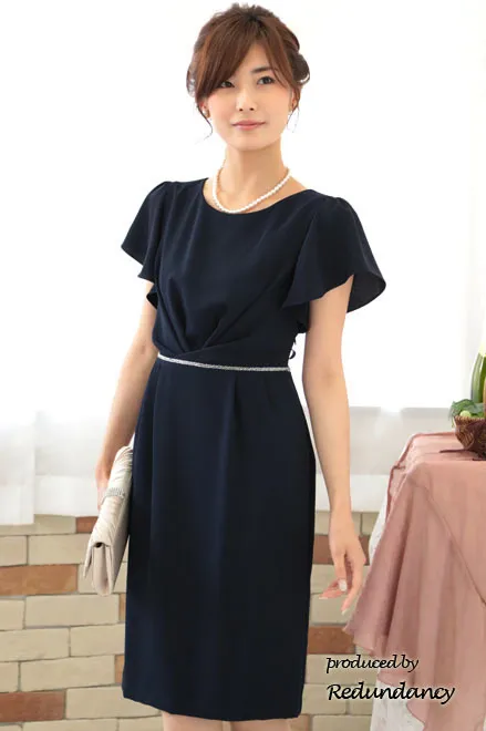 ネイビーのフレアスリーブタイトドレス