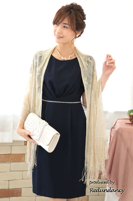 ネイビーのフレアスリーブタイトドレス