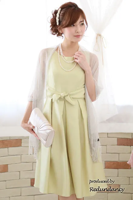 レモンイエローのネックレス付きウエストリボンドレス