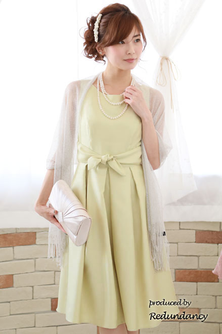 レモンイエローのネックレス付きウエストリボンドレス
