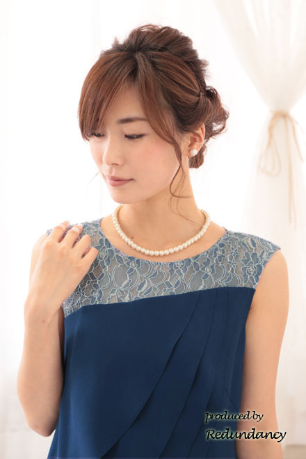 ブルーのレース切替アシンメトリーフリルドレス