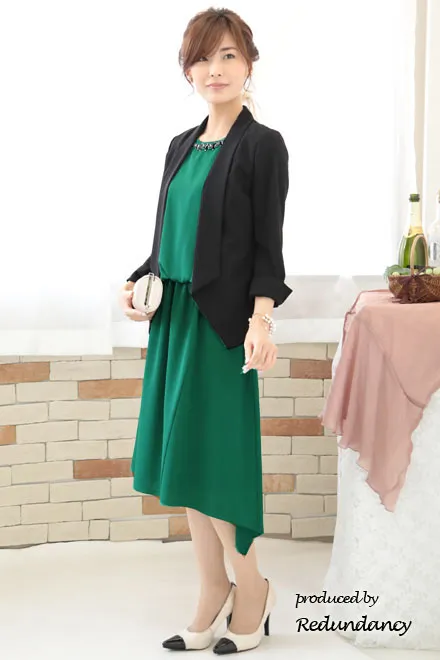 ビビッドグリーンのビジュー付きアシンメトリードレス