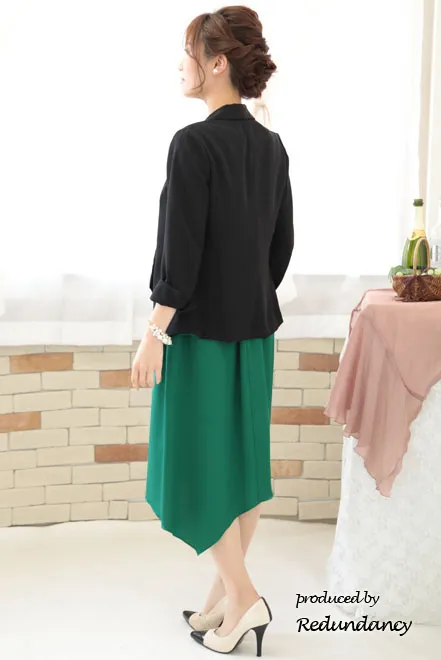 ビビッドグリーンのビジュー付きアシンメトリードレス