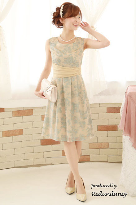 ベージュ×ブルーのオーガンジーフラワードレス