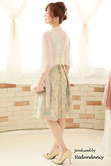 ベージュ×ブルーのオーガンジーフラワードレス