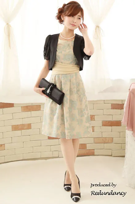 ベージュ×ブルーのオーガンジーフラワードレス