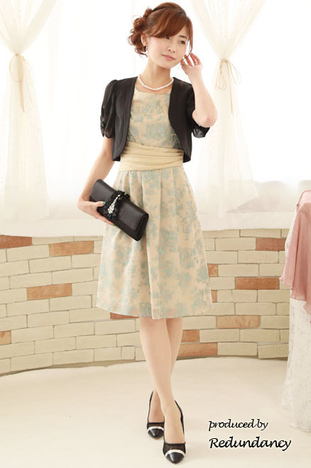 ベージュ×ブルーのオーガンジーフラワードレス