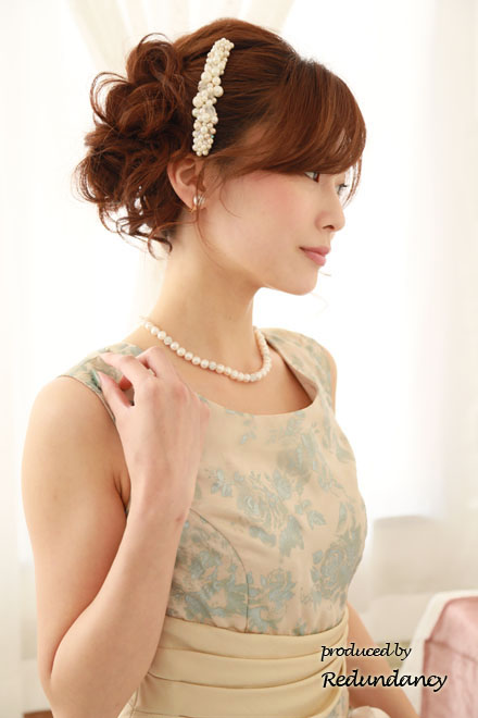 ベージュ×ブルーのオーガンジーフラワードレス