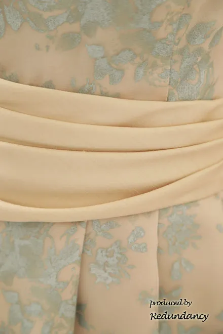 ベージュ×ブルーのオーガンジーフラワードレス