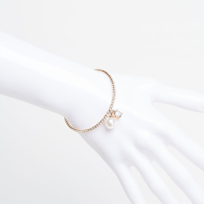 ゴールドのパールとビジュー付バングル