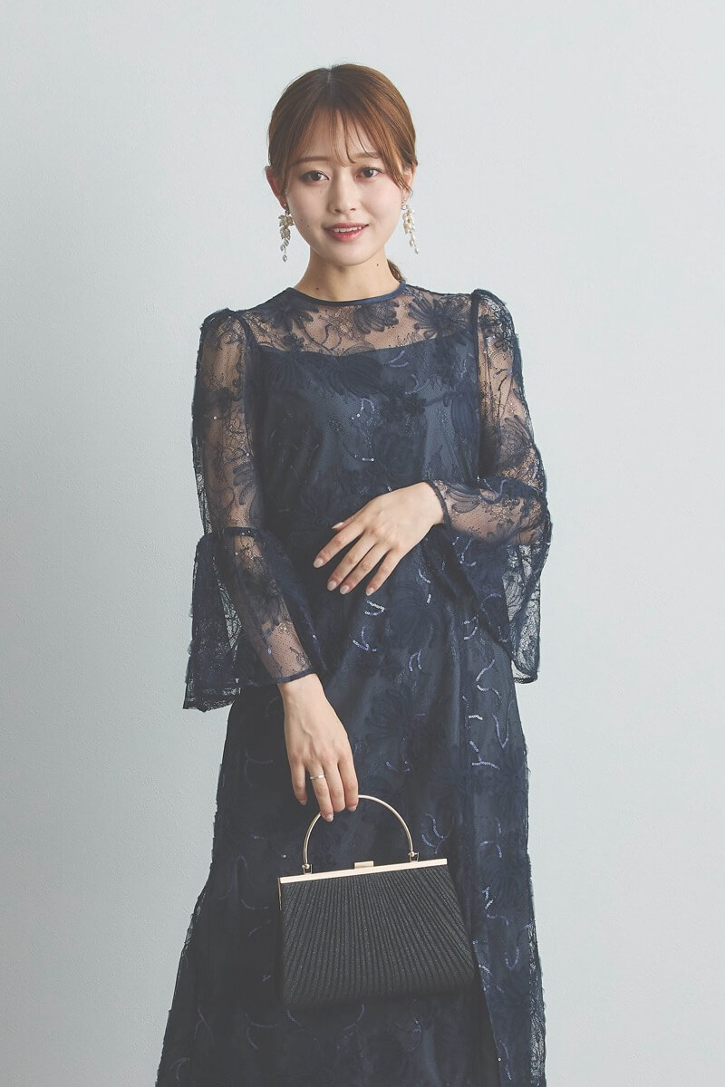 ネイビーのスパンコール刺繍Iラインドレス