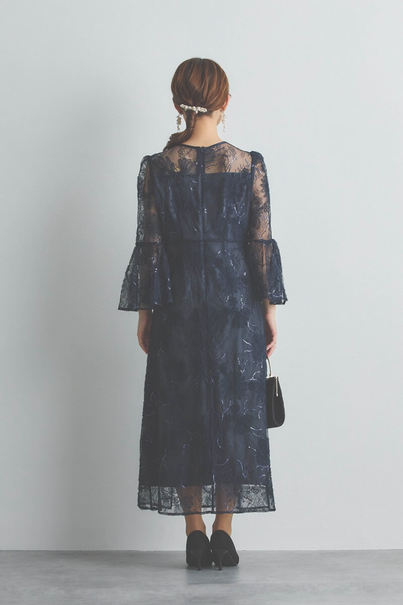 ネイビーのスパンコール刺繍Iラインドレス