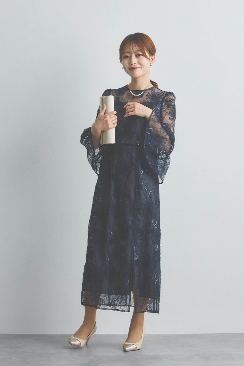 ネイビーのスパンコール刺繍Iラインドレス