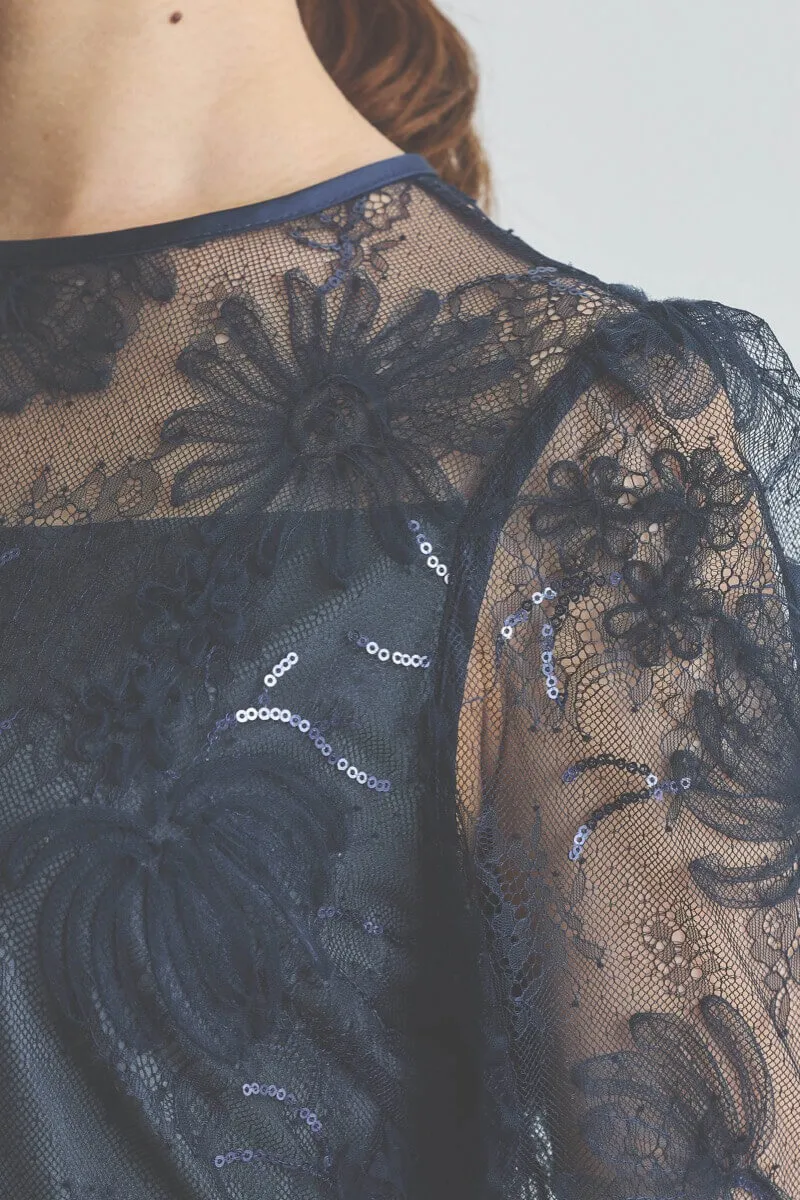 ネイビーのスパンコール刺繍Iラインドレス