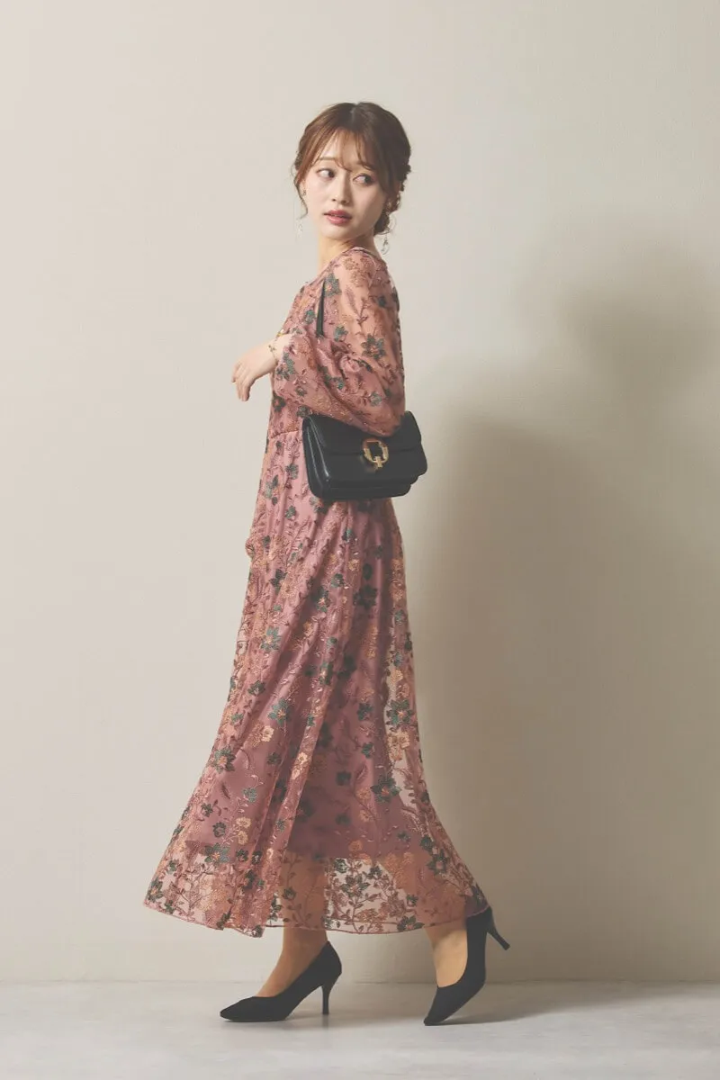 ピンクのフラワーエンブロイダリーオーガンジードレス