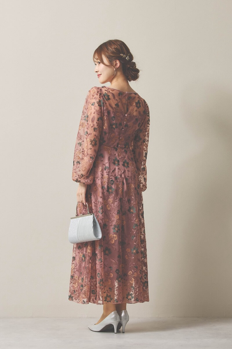 ピンクのフラワーエンブロイダリーオーガンジードレス