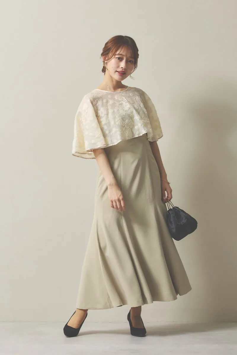 ライトベージュのケープレイヤードベアドレス