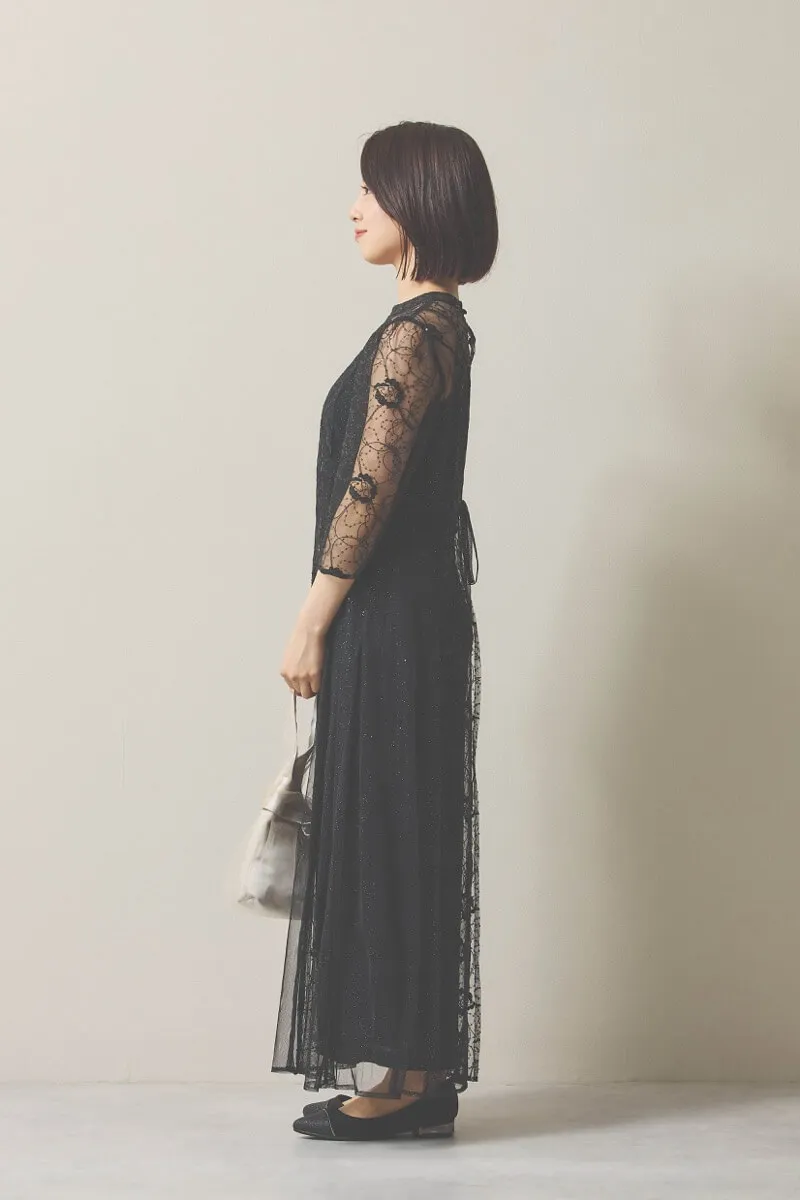 ブラックのシャイニーコードレースドレス