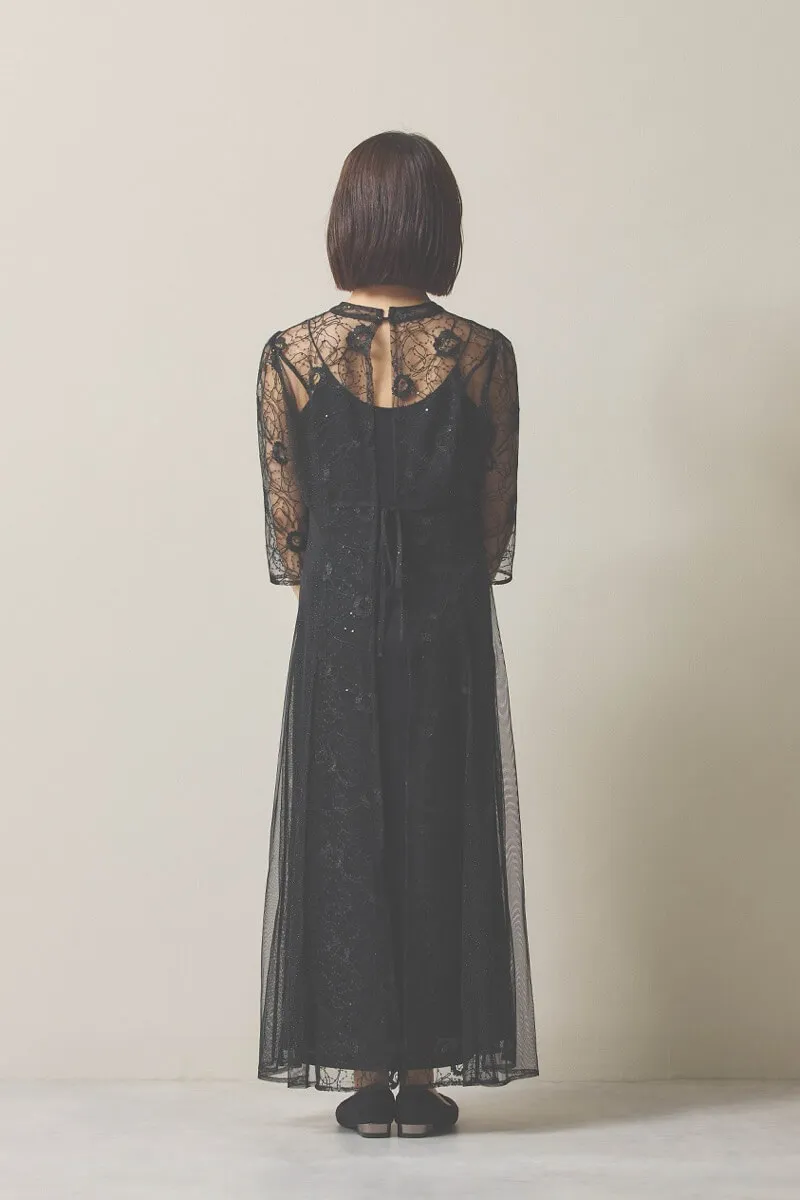ブラックのシャイニーコードレースドレス