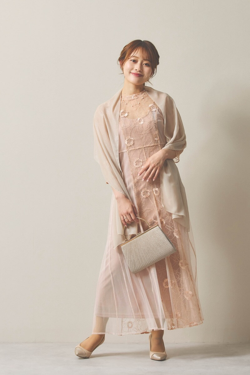 オレンジのシャイニーコードレースドレス