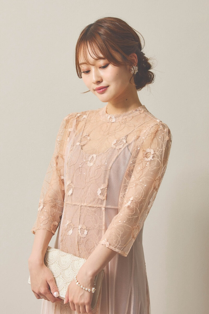 オレンジのシャイニーコードレースドレス