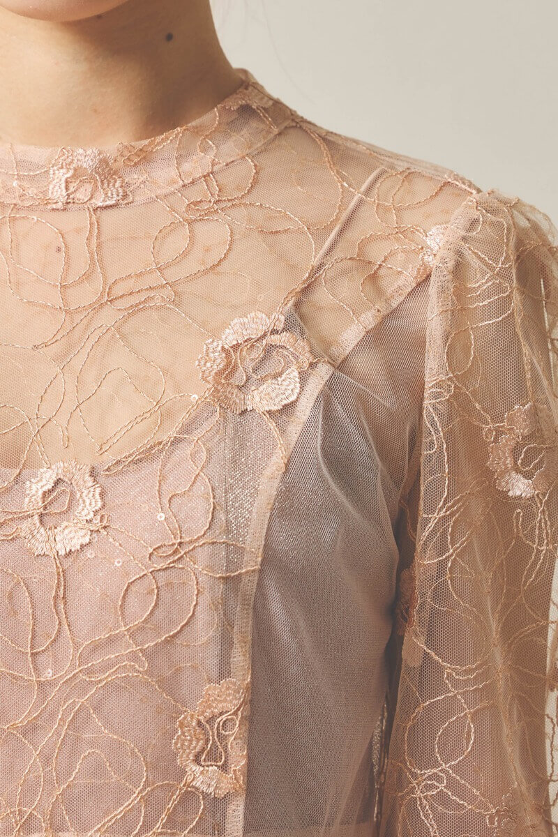 オレンジのシャイニーコードレースドレス