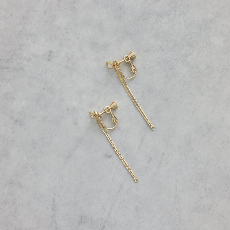 メタルチェーンのリボンイヤリング(ゴールド)