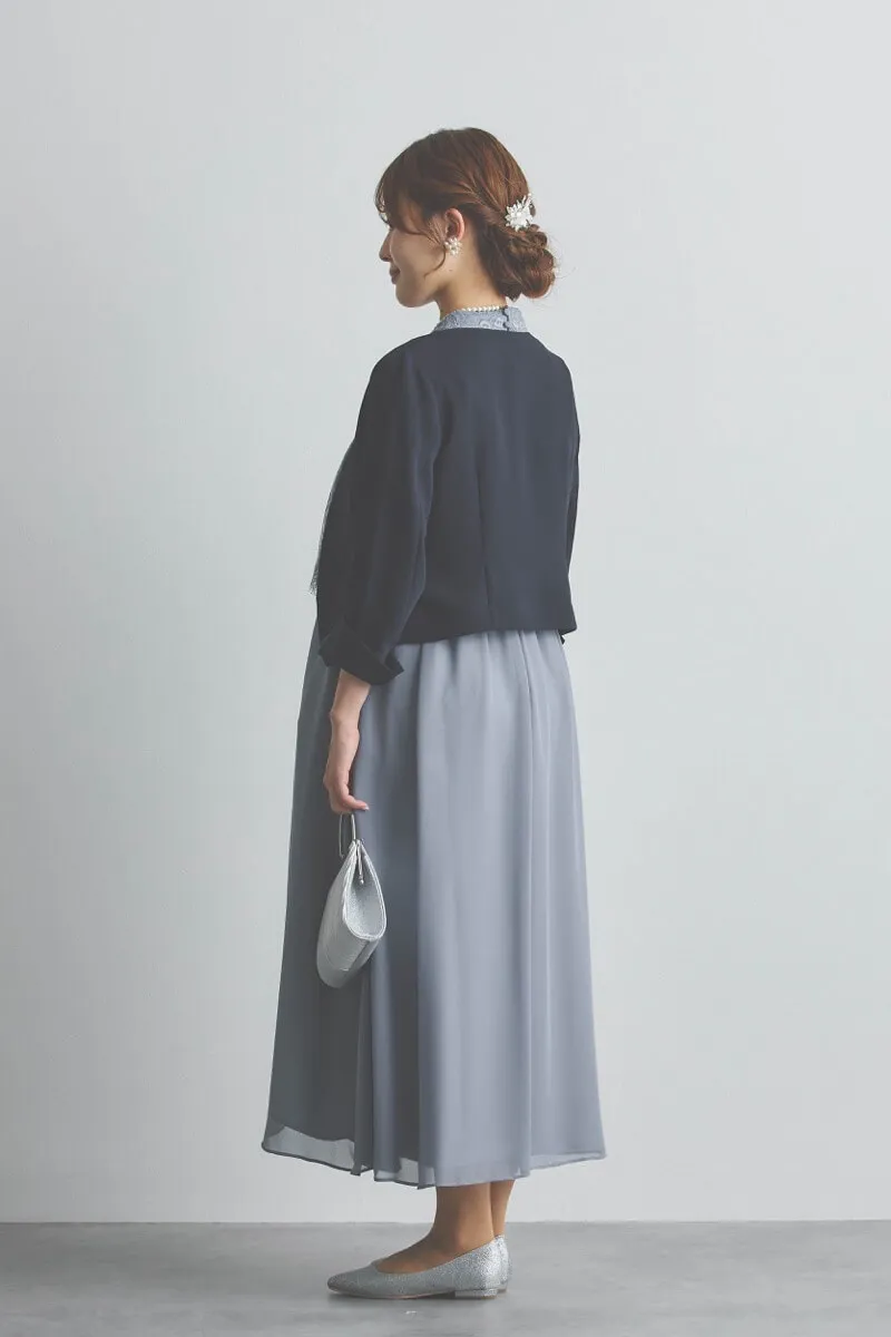 ブルーグレーの授乳口付きハイネックレースドレス