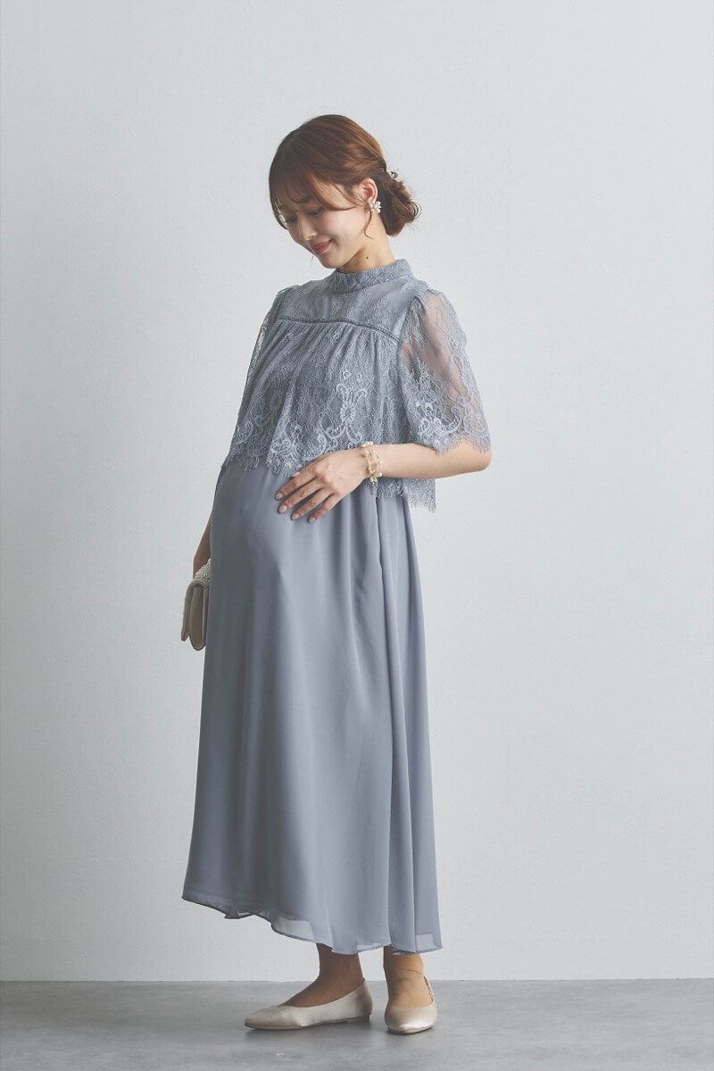 ブルーグレーの授乳口付きハイネックレースドレス