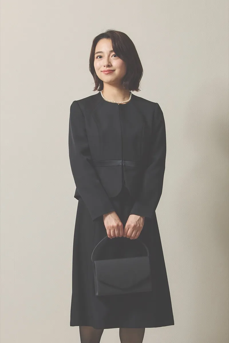 ブラックのフォーマルセレモニースーツセット