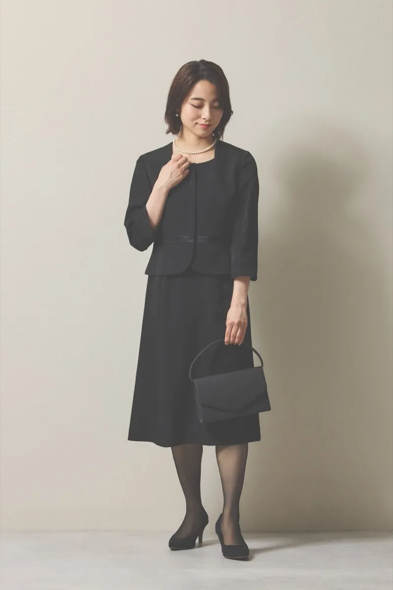 ブラックのフォーマルセレモニースーツセット